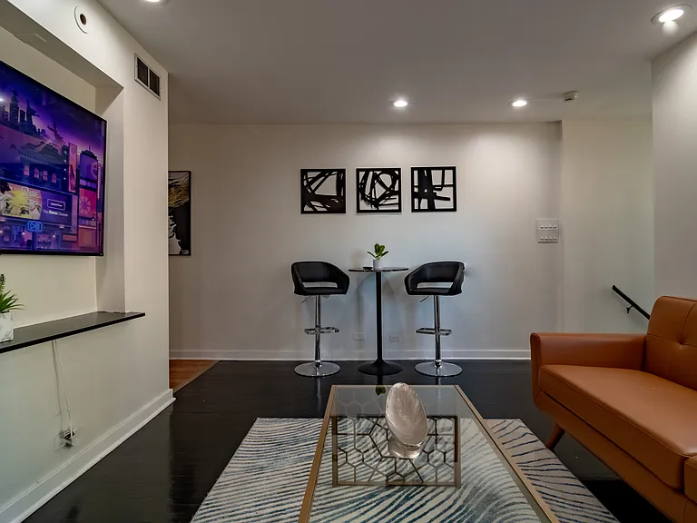 117 E Bellevue Pl #4 — Photo 16