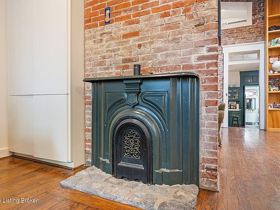 8th image of 1409 E Washington St