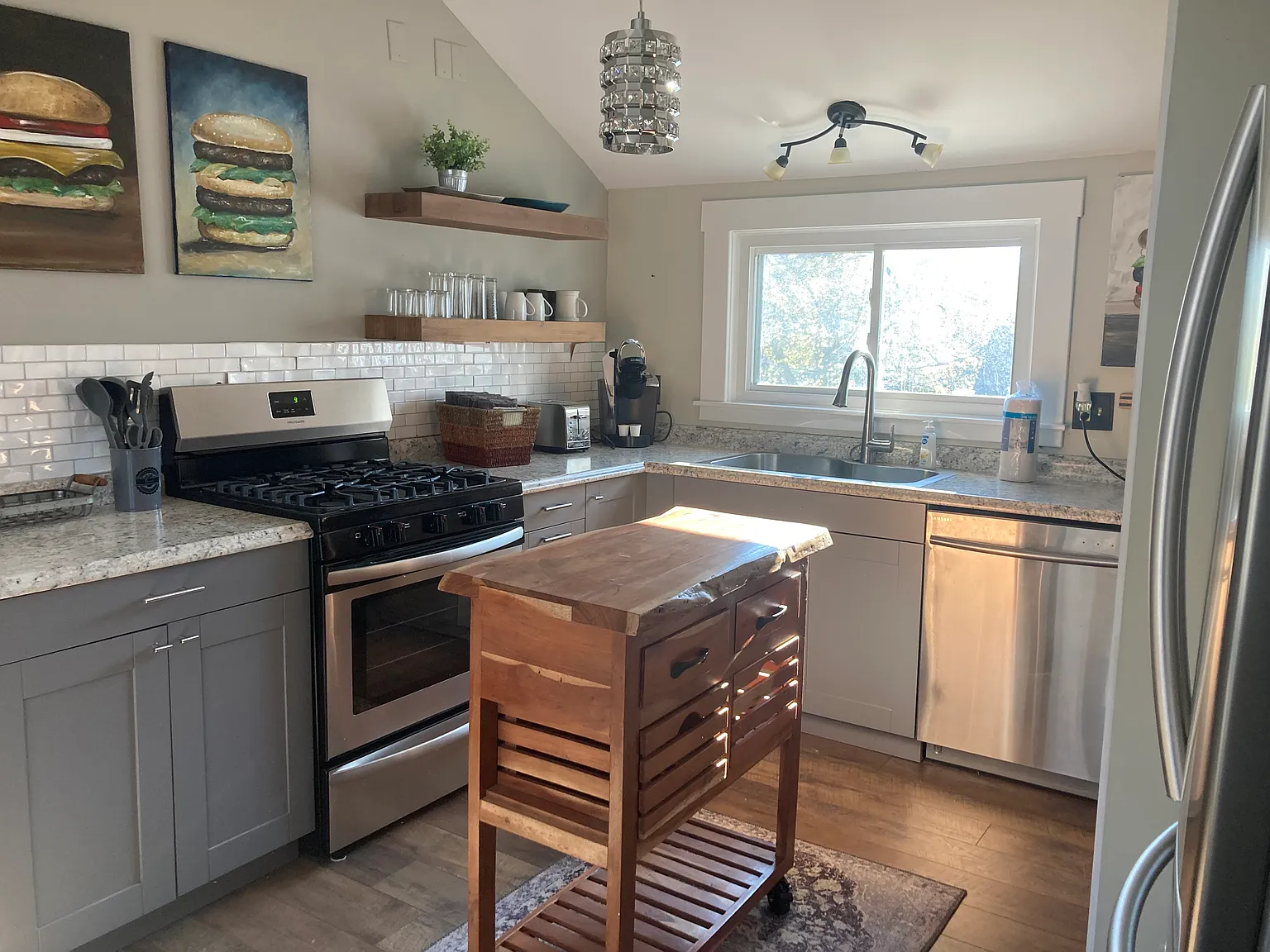 2 bed, 880 sqft, $2,200 — Photo 4