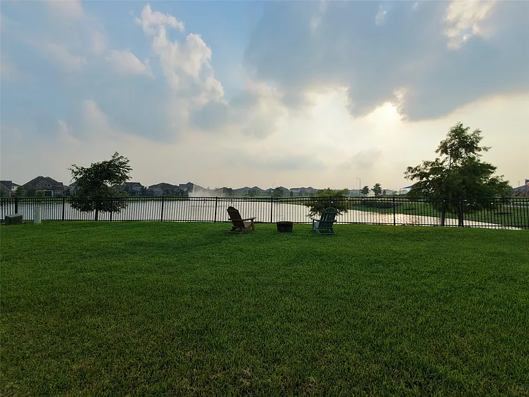 10142 Whitney Reach Dr — Photo 23