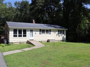 229 Moxley Rd, Uncasville, CT 06382