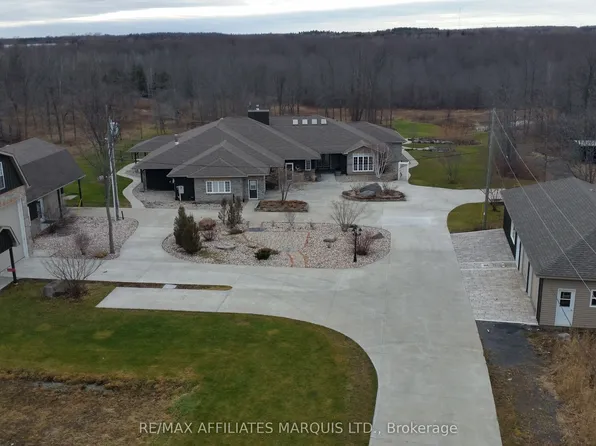 16401 County Road 2, South Stormont, ON K0C 1P0