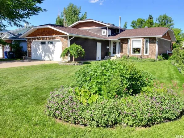 10 PEREVERZOFF PLACE, Prince Albert, SK S6X 1A5