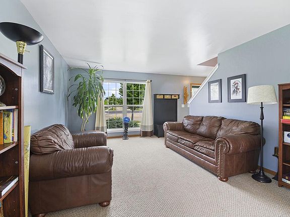 3rd image of 1408 Glenridge Ct S