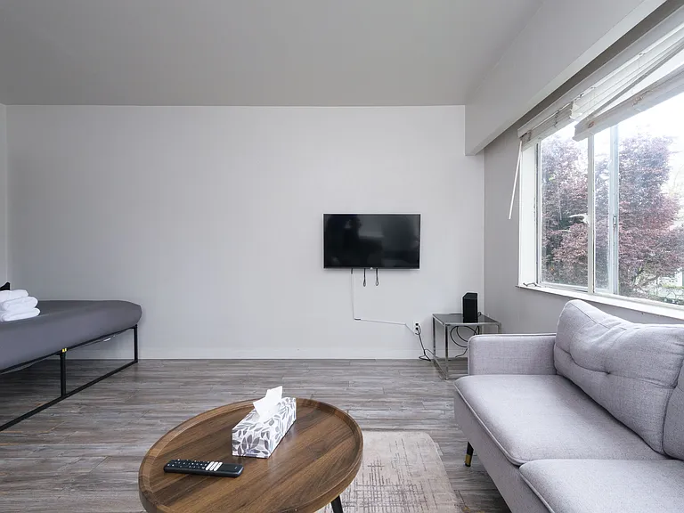 1540 Haro St — Photo 11