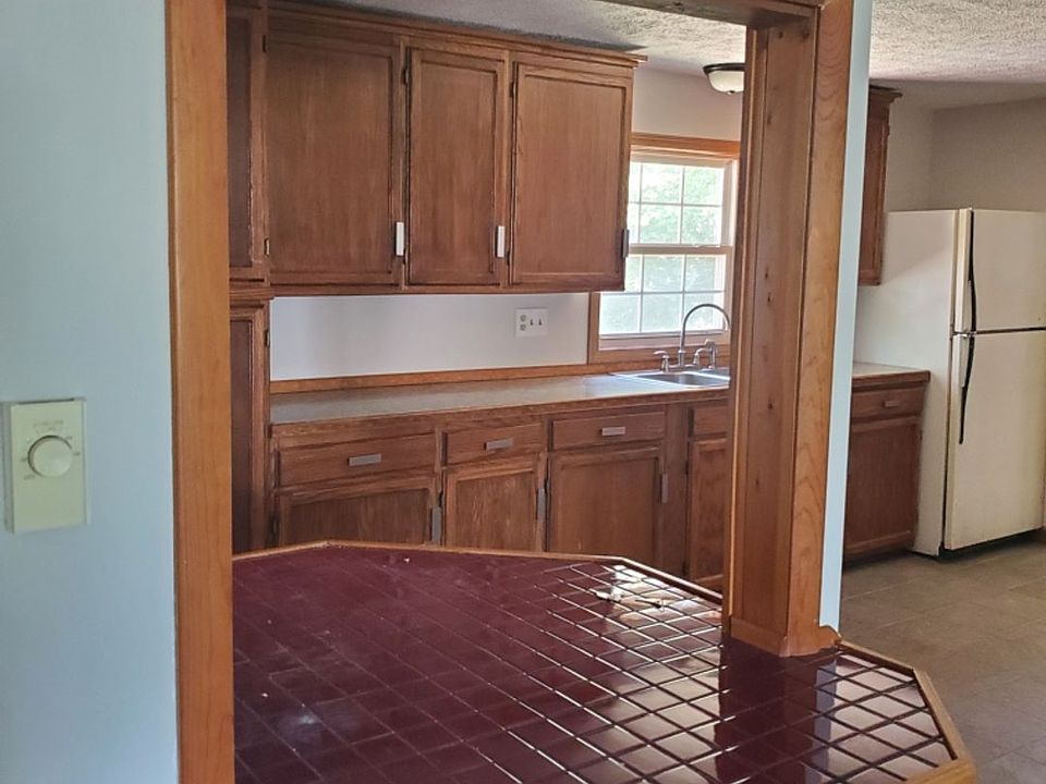 1st image of 4895 Rosewood Dr