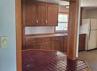 4895 Rosewood Dr, Sheffield Lake, OH 44054