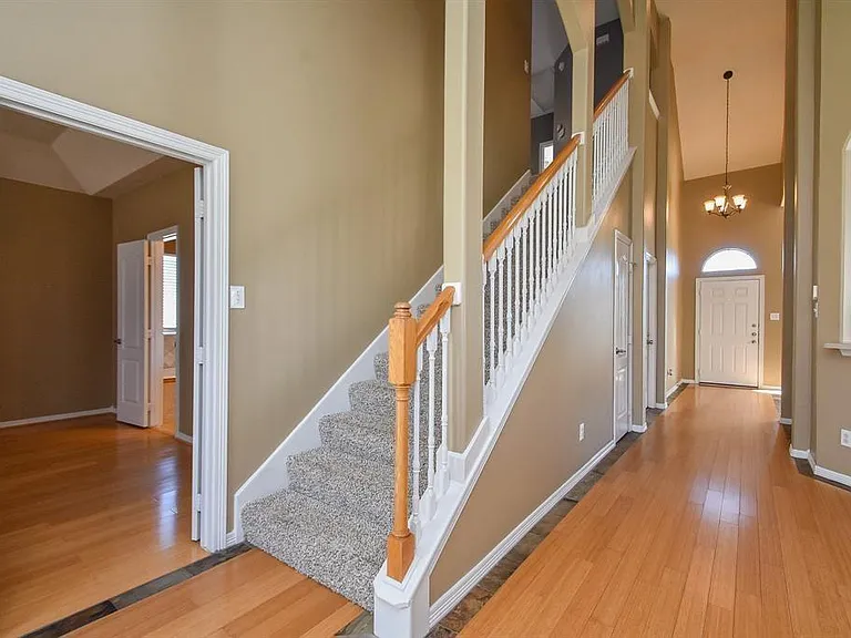 2811 Little Spring Cir — Photo 8