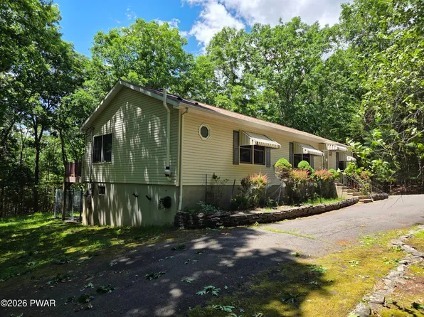 103 Westwood Ln, Hawley, PA 18428
