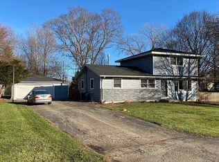 2N241 Denny Dr, St Charles, IL 60174