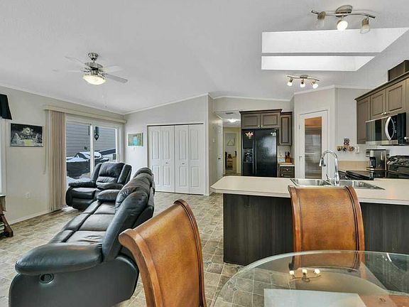 5th image of 25054 Pine Pl #4079