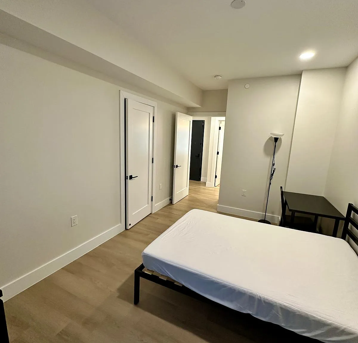 3 bed, $1,525 — Photo 3
