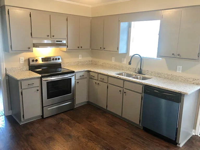 350 Candlewood Dr — Photo 5