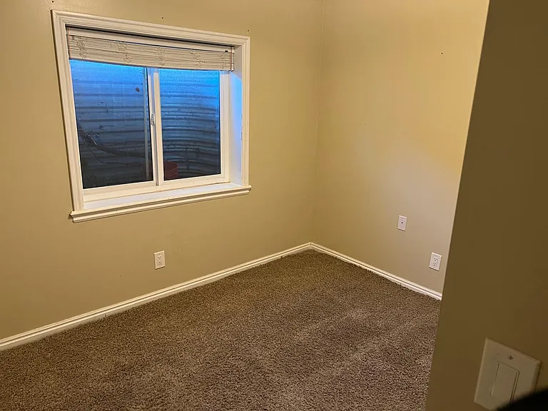 149 E Glover Ln — Photo 13