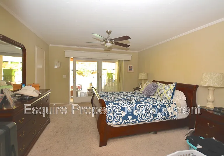 3104 Charlotte St — Photo 17