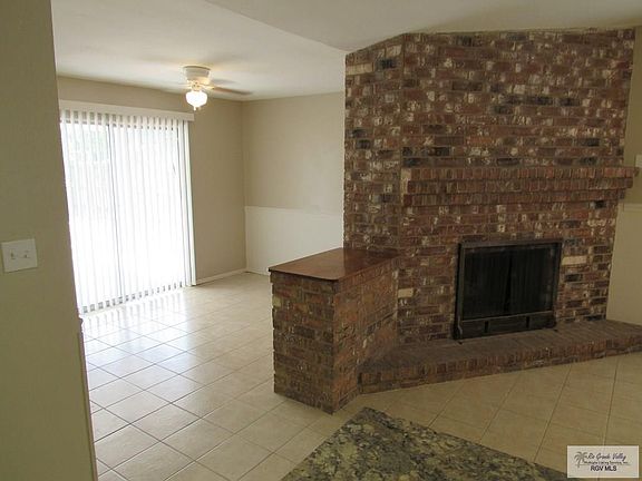 3rd image of 2321 W Adrian St