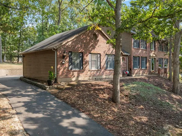 1947 Prospector Ridge Dr, Ballwin, MO 63011