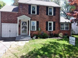 17 Vail St, Springfield, MA 01118