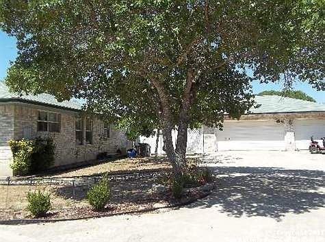5th image of 933 Eagle Creek Dr