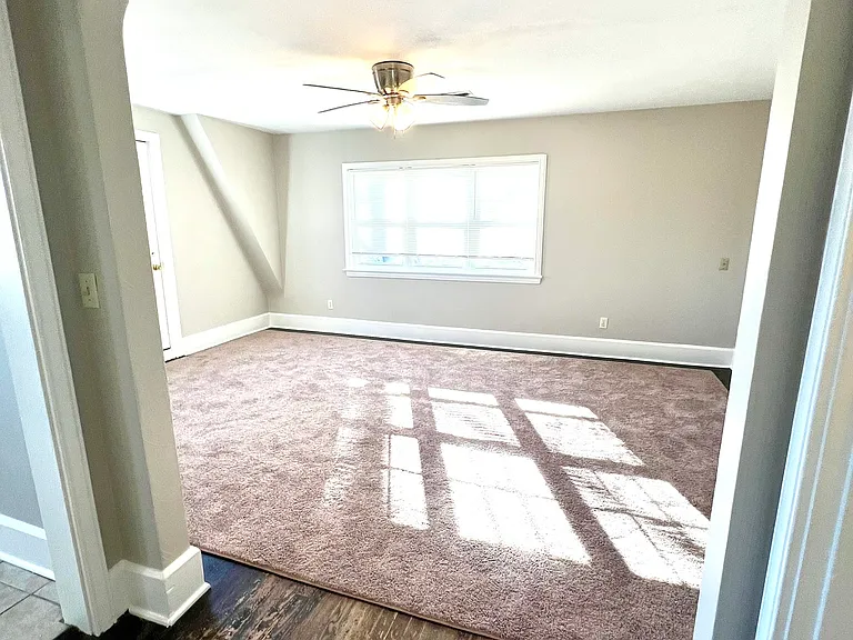 210 Pennsylvania Ave #2 — Photo 6