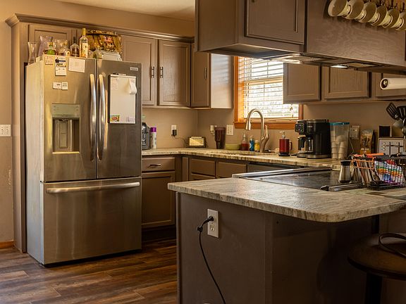 4th image of 403 W Chestnut Road