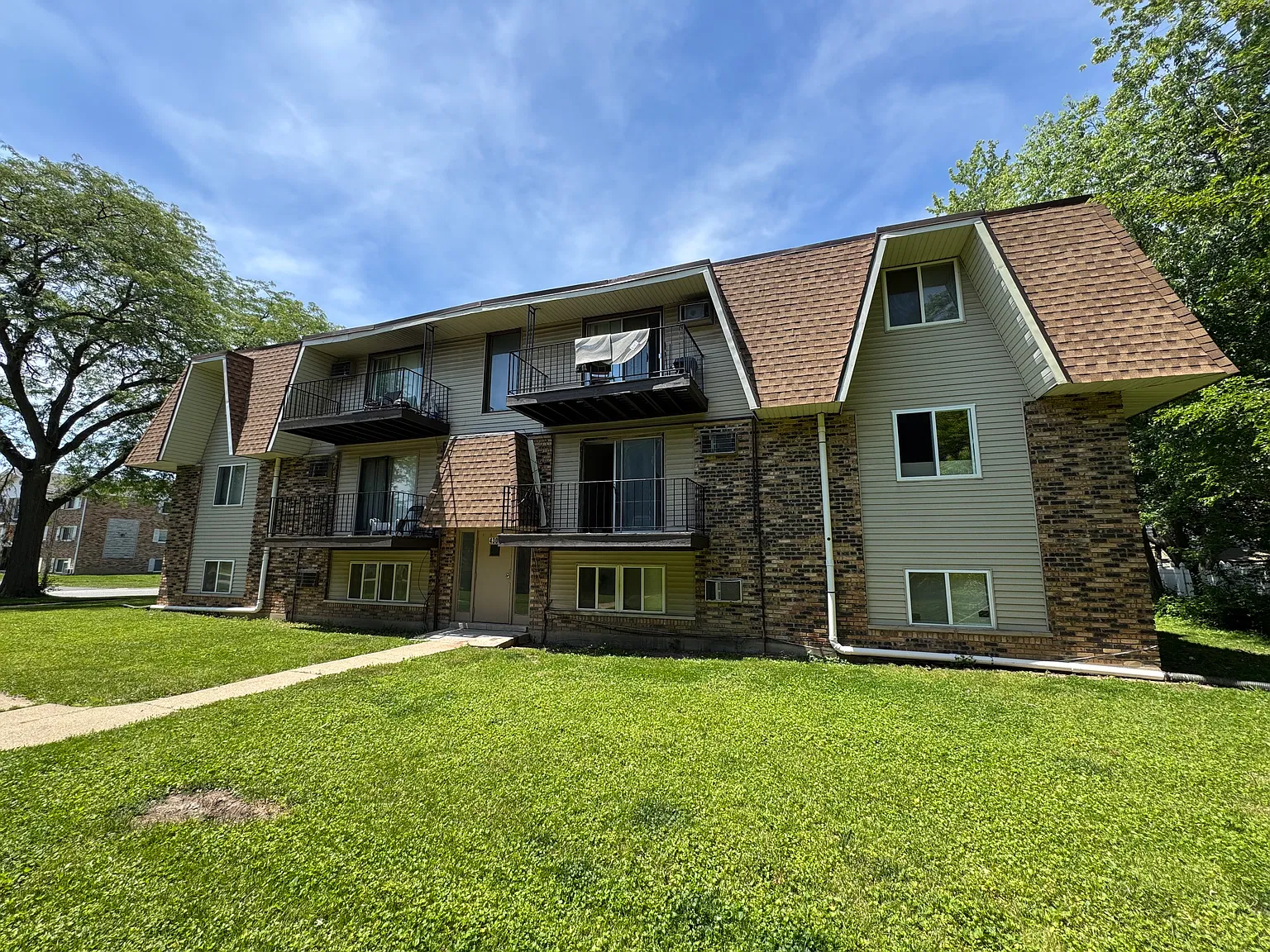 2 bed, 1000 sqft, $1,950 — Photo 2