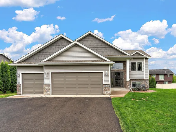 12012 Mayview Curv, Lindstrom, MN 55045