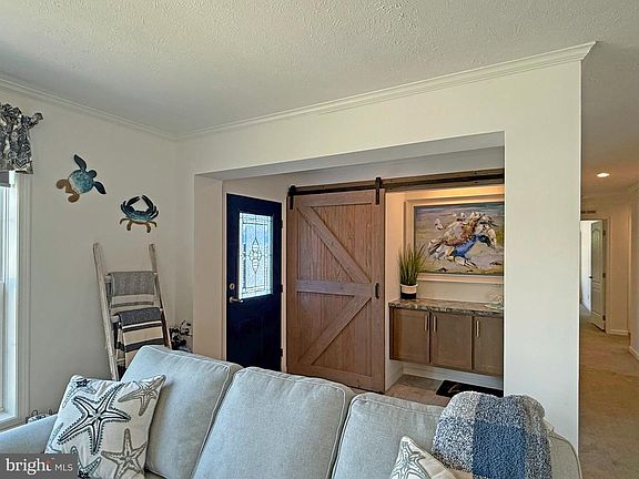4th image of 20 Carriage Ln