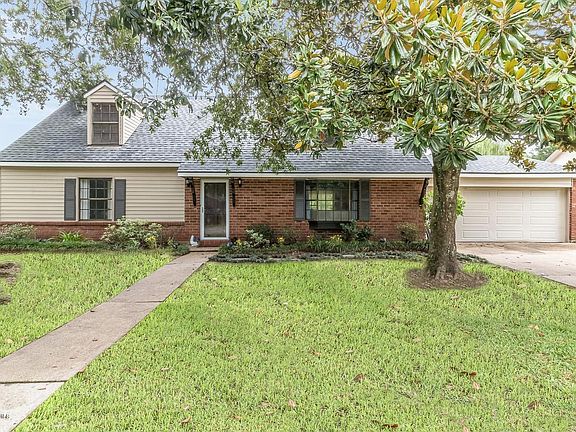 2nd image of 303 Quail Dr