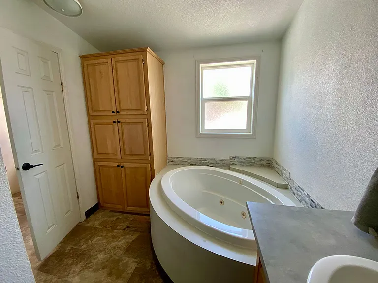 10410 F Ave — Photo 17