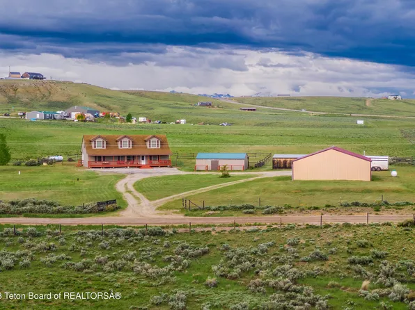 54 Jack Rabbit Ln, Boulder, WY 82923