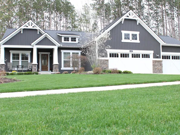 4302 Oak Timbers Dr NE, Grand Rapids, MI 49525