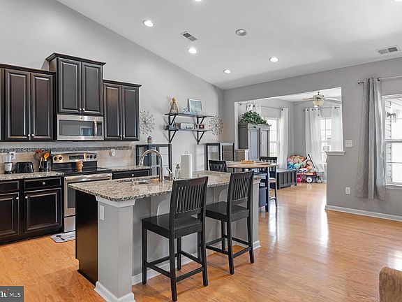 3rd image of 100 Alexandreas Ct #15