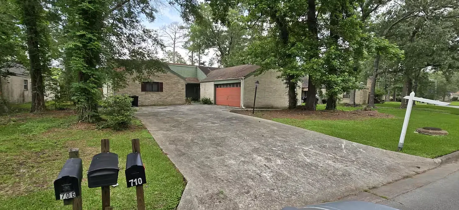 3 bed, $4,900 — Photo 1