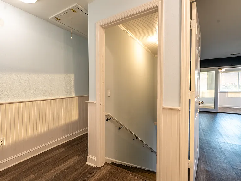 909 Miller Ave #B — Photo 24