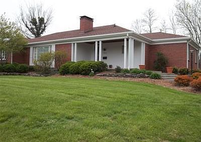 1st image of 944 Collins Ln