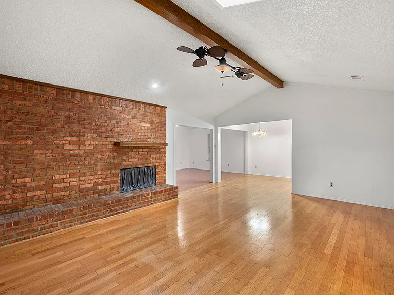 6436 Ridglea Dr — Photo 3