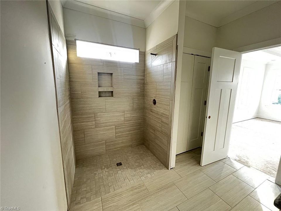 2nd image of 4961 Autumnwood Ct