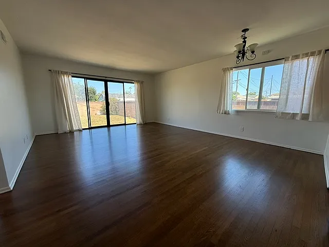 22020 Grace Ave — Photo 3