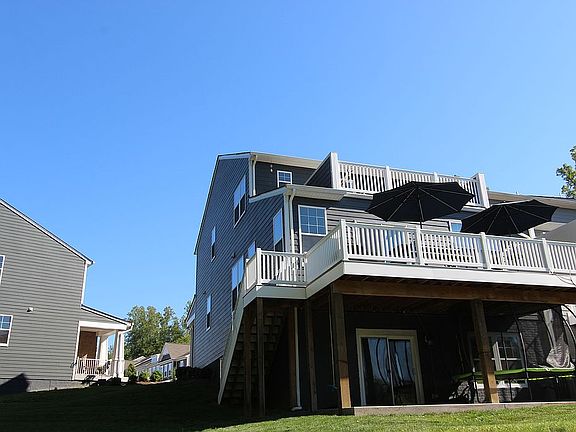5th image of 1802 Flora Ln