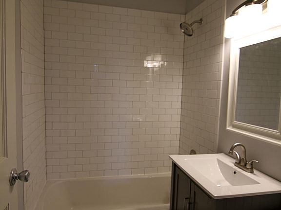 4th image of 870 Vine St #Y5g3fhz9b