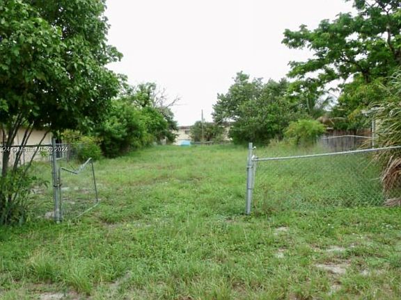 3rd image of 170 SE 2nd Ct