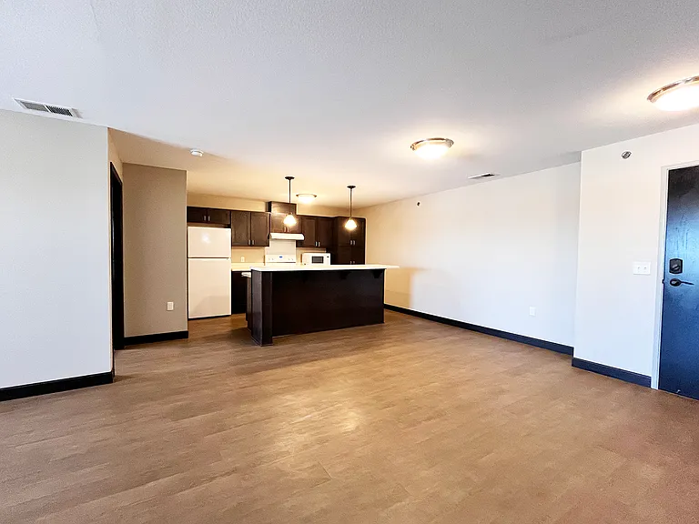 Grand Terrace Apartments — Photo 7