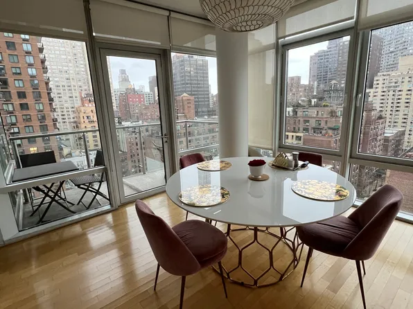 310 East 53rd Street image 1 of 10