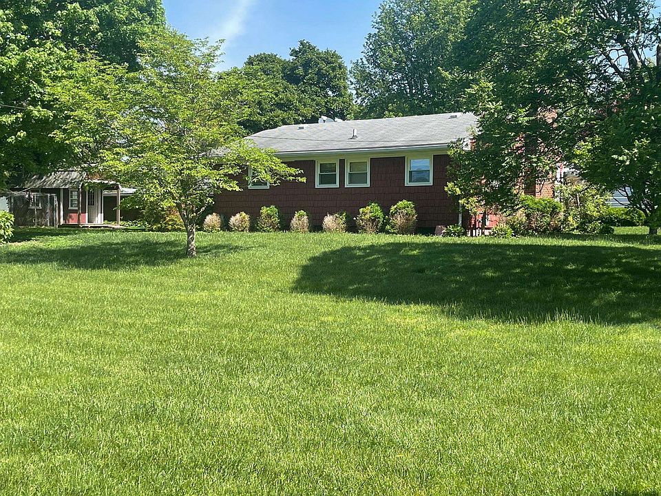 1st image of 2109 Oak St