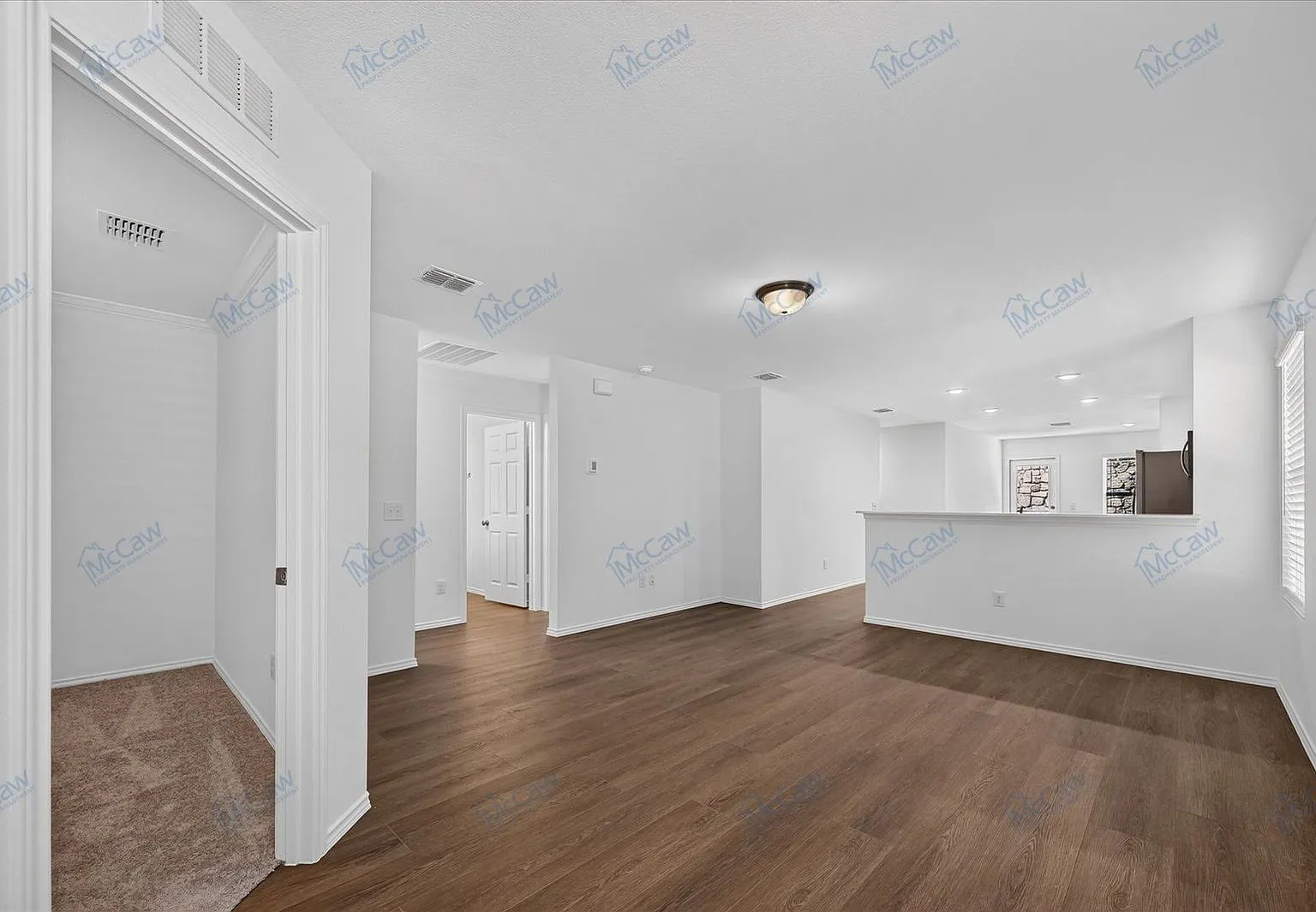 4 bed, 2.0 bath, 1552 sqft, $1,999 — Photo 4