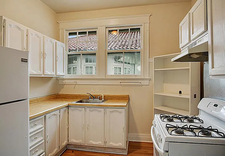 2833 Napoleon Ave #D — Photo 6