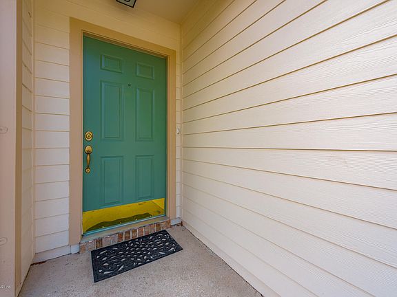 4th image of 8076 Le Havre Dr N