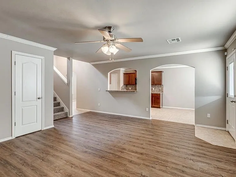 9616 Gabriel Dr — Photo 2