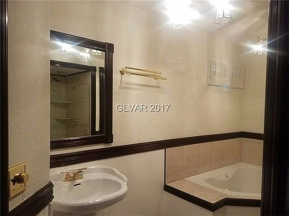 5th image of 2404 Palm Shore Ct